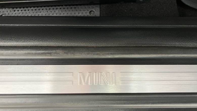 MINI Hatchback 1.5 Cooper Classic II 3dr Auto Petrol Hatchback